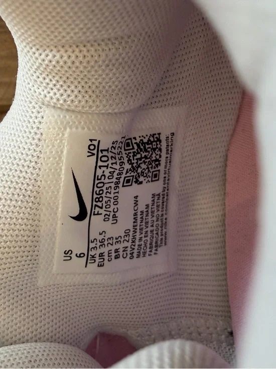 Brand New - never worn outside the house. - Picture 3 of 6